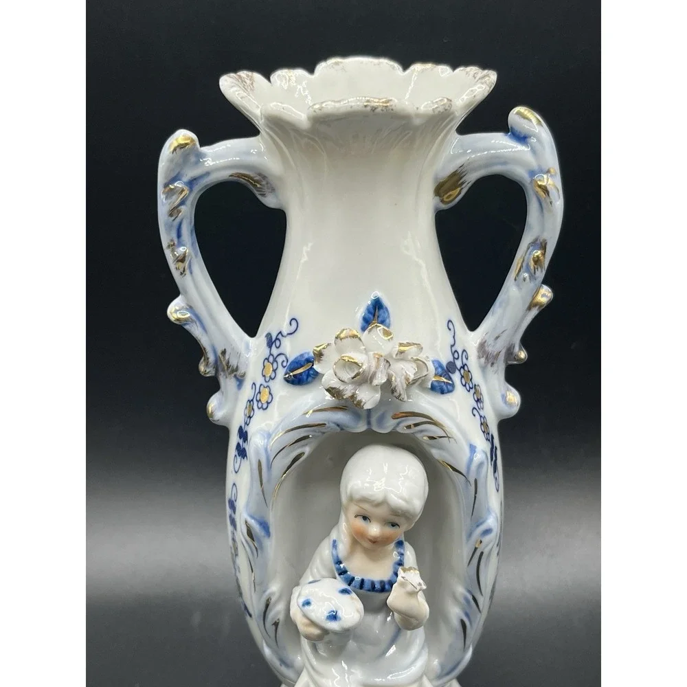 Vtg‎ Norleans Victorian Vase White & Blue with with Gold Trim Sitting Girl 7.5